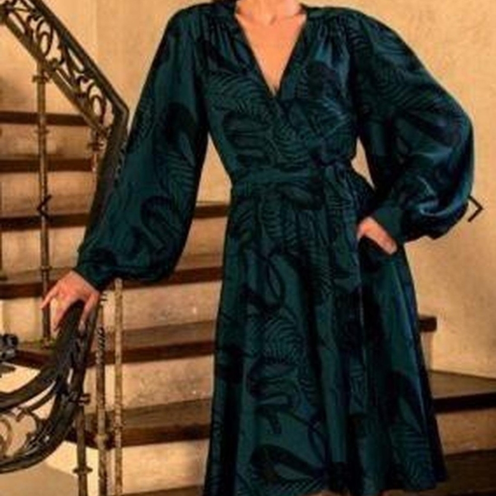*SOLD**Elegant Teal Patterned Dress